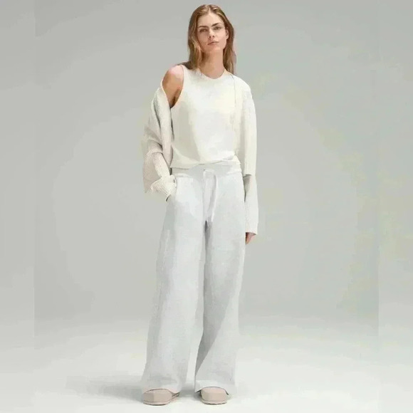 Lululemon Scuba  Mid-Rise Wide-Leg Pant *Full Length - Picture 1 of 6